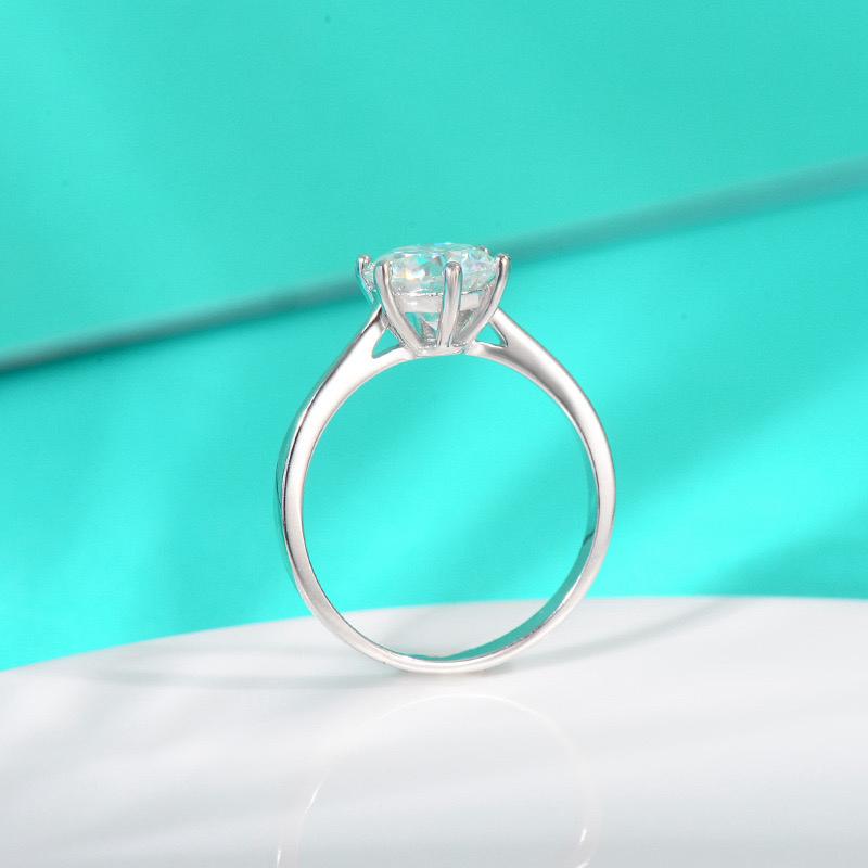 Moissanite Stud Ring